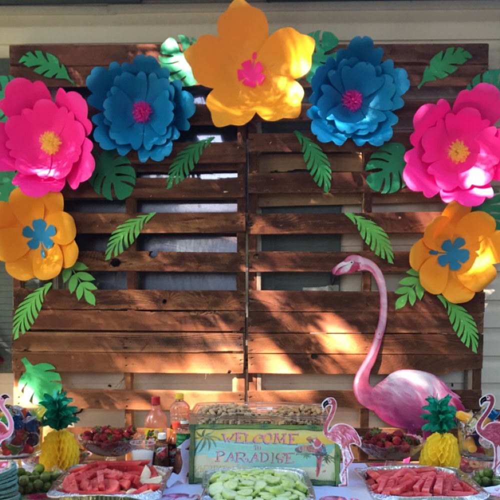 Hawaiian Tropical Flamingo Party Decor